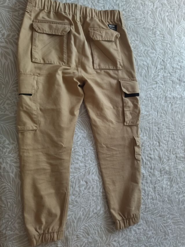 Pantalón cargo BERSHKA M