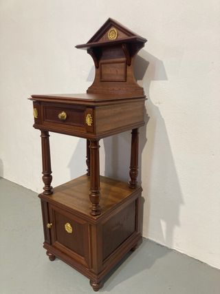 Antigua mesilla nogal restaurada