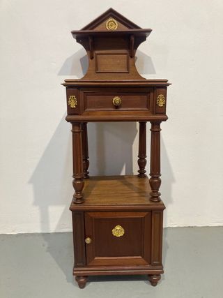 Antigua mesilla nogal restaurada