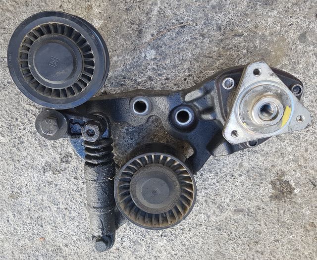 SOPORTE / POLEA / TAPAS MOTOR VW CRAFTER