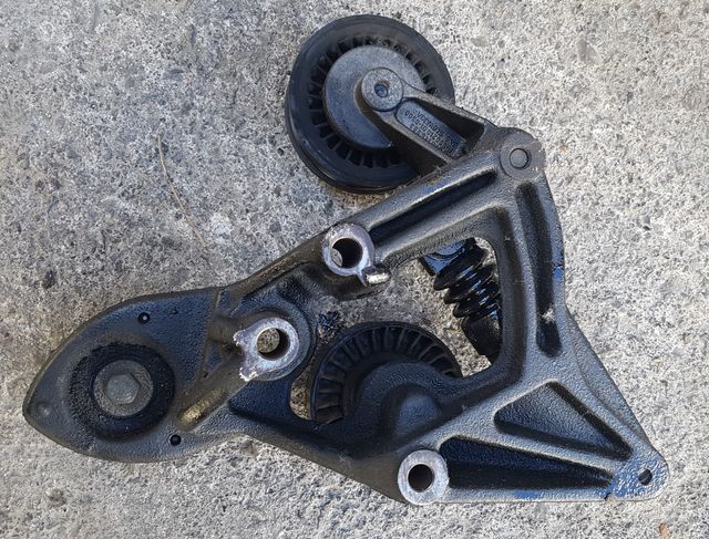 SOPORTE / POLEA / TAPAS MOTOR VW CRAFTER