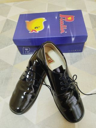 Zapatos charol azul marino 