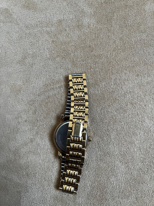 Reloj Lotus