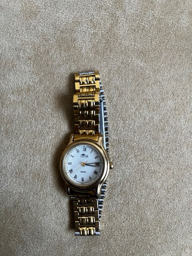 Reloj Lotus