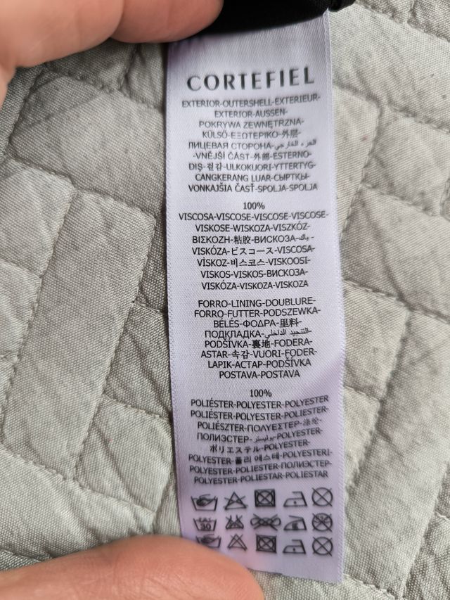 Falda negra bordada dorado Cortefiel