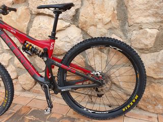 Intense Tracer T275 carbono