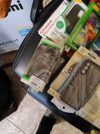 Stock di cover e vetri temperati