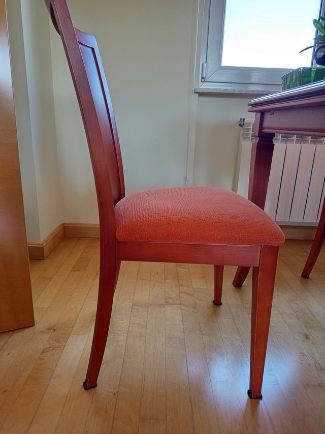 Mesa comedor y 6 sillas de madera