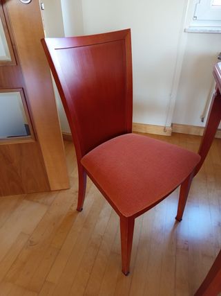 Mesa comedor y 6 sillas de madera