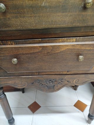 HOY  Mesita auxiliar francesa cómoda pequeña