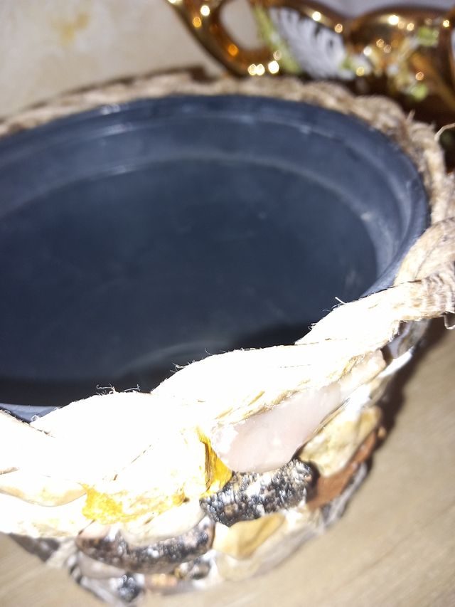 Vaso realizzato con pietre