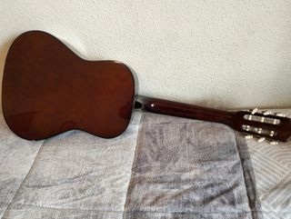 Guitarra española tamaño cadete