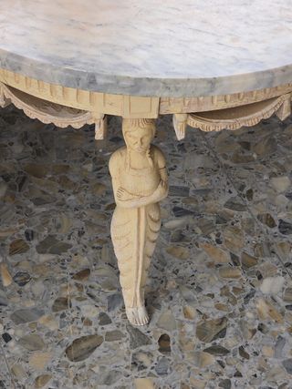 Tavolino con poltroncine vintage