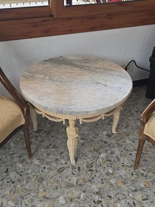 Tavolino con poltroncine vintage