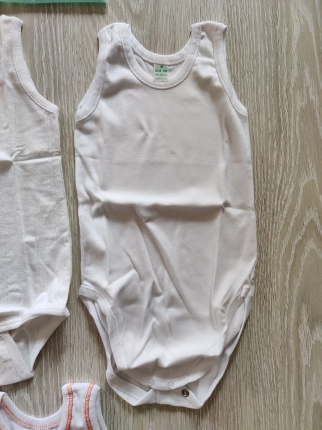 3 Bodies. Sin mangas.