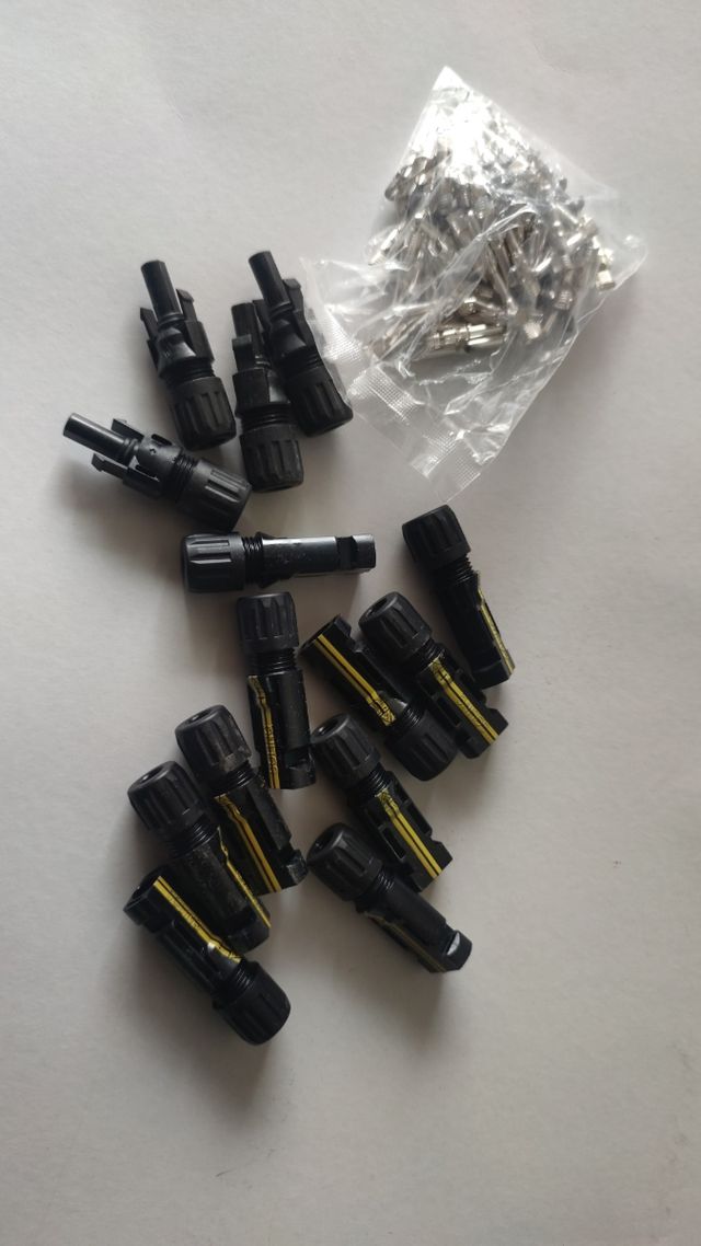 Clavija macho y hembra para placas solar