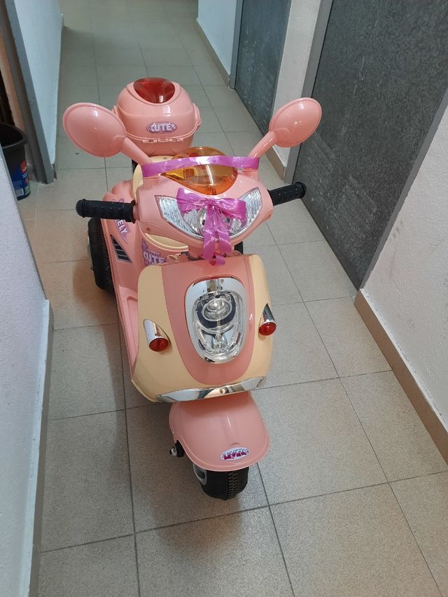 Moto niña batería