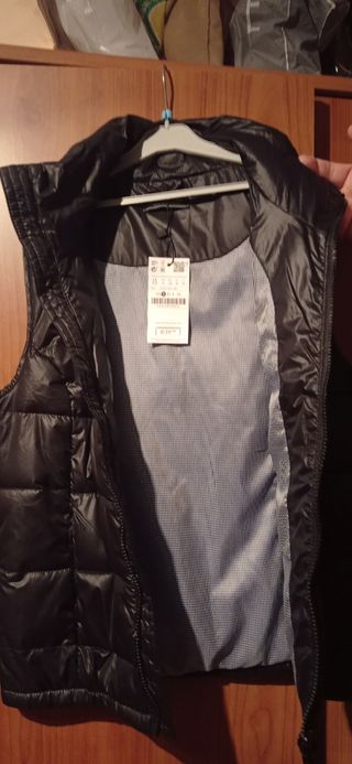 Chaleco acolchado nuevo Stradivarius