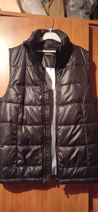 Chaleco acolchado nuevo Stradivarius