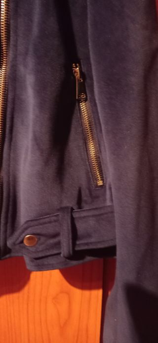 Cazadora tipo terciopelo azul marino