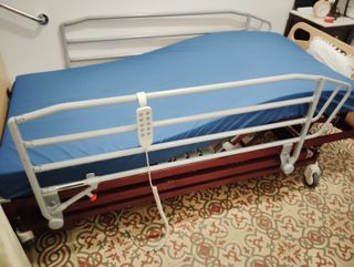 Cama eléctrica con carro elevador 90x190