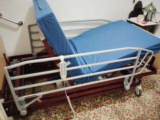 Cama eléctrica con carro elevador 90x190