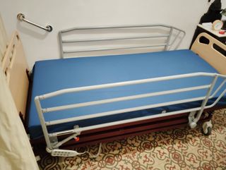 Cama eléctrica con carro elevador 90x190