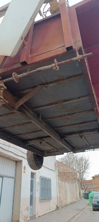 Remolque recolector 6 metros de caja.