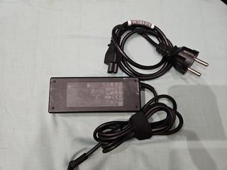 Cargador HP 90w  original. 