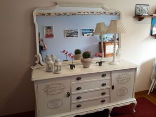Mueble aparador con espejo