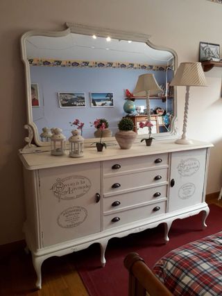 Mueble aparador con espejo
