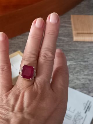 Anello oro 9 ct con rubino e diamanti