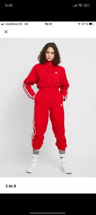 Chándal entero Adidas color rojo.