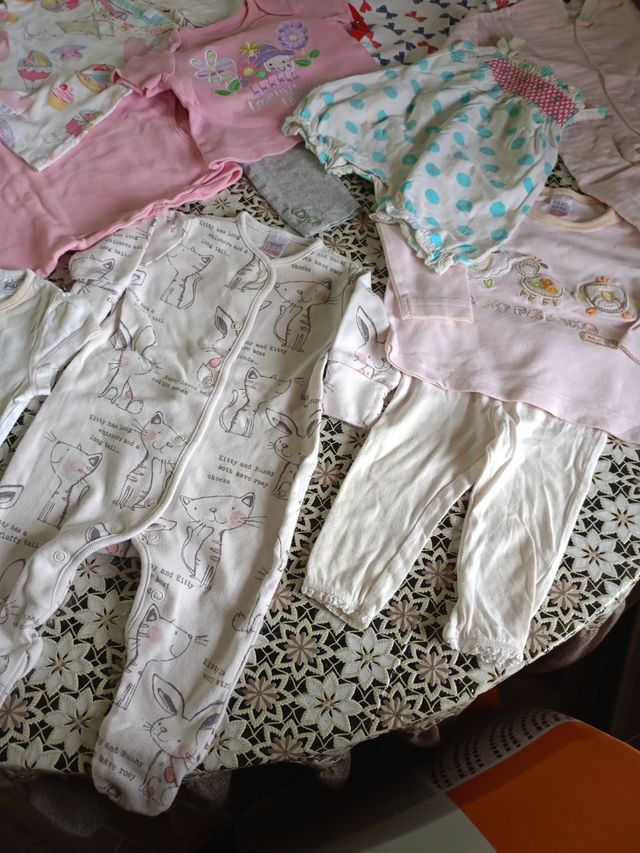 Neonata 0 3 mesi stock