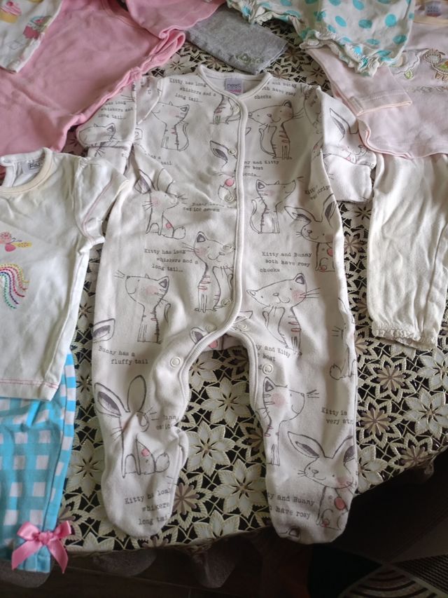 Neonata 0 3 mesi stock