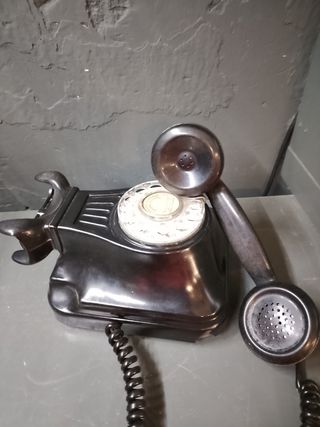 Teléfono antiguo