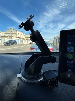 Pantalla y camara para coche