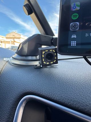 Pantalla y camara para coche
