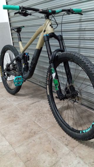 Bicicleta de enduro cube stereo race 170