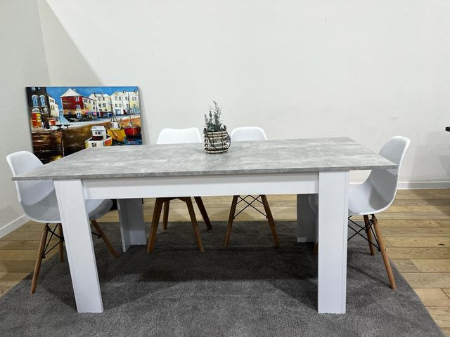 Mesa extensible con 6 sillas