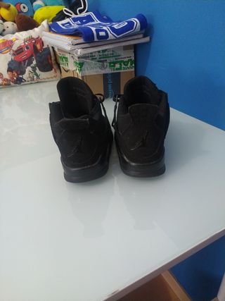 Air Jordan black