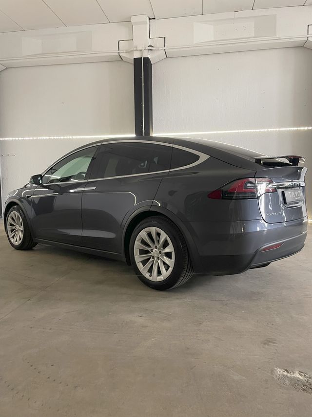 Tesla Model X 100D - Full self drive