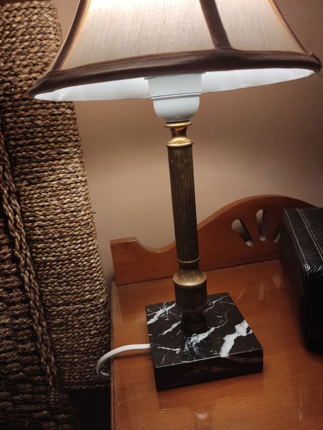 Lámpara mesa vintage bronce mármol negro