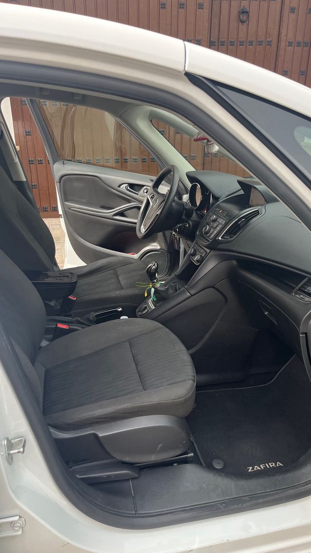 Opel Zafira Tourer 2014