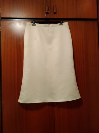 Conjunto blusa y falda blanco, elegante