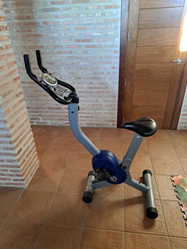 Bicicleta estática plegable