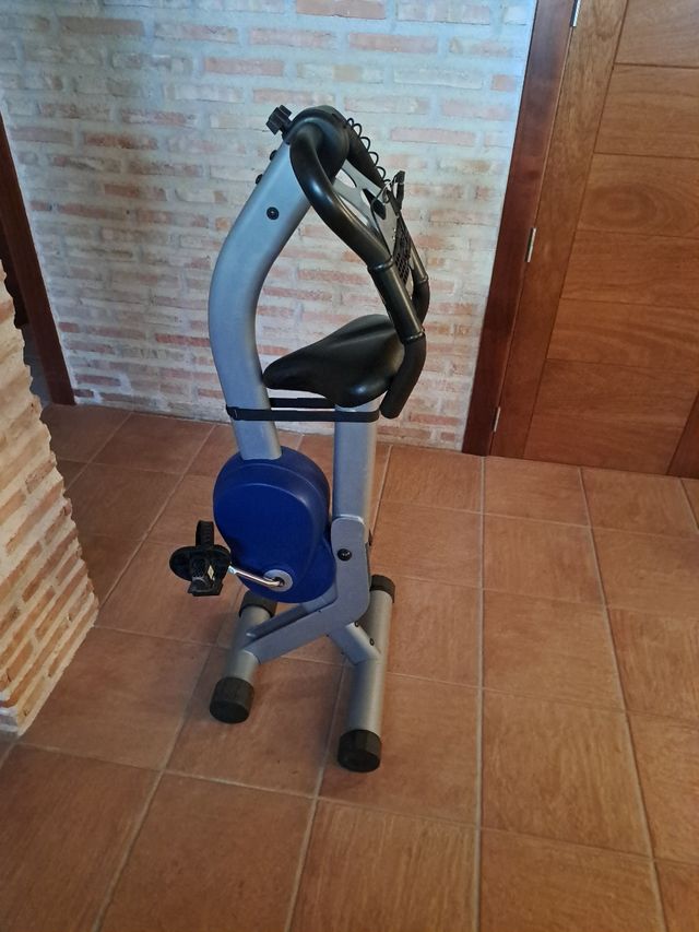 Bicicleta estática plegable