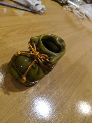 Bota cerámica en forma de cenicero muy v