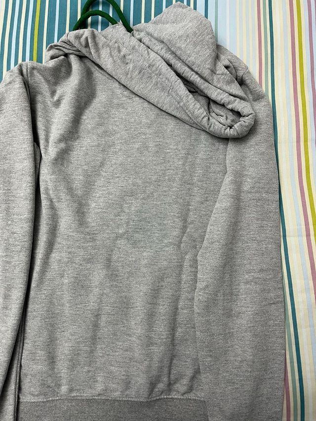 Felpa grigia Pull and Bear