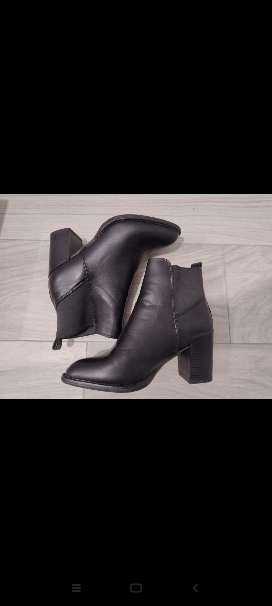 Stivaletti alla caviglia 37